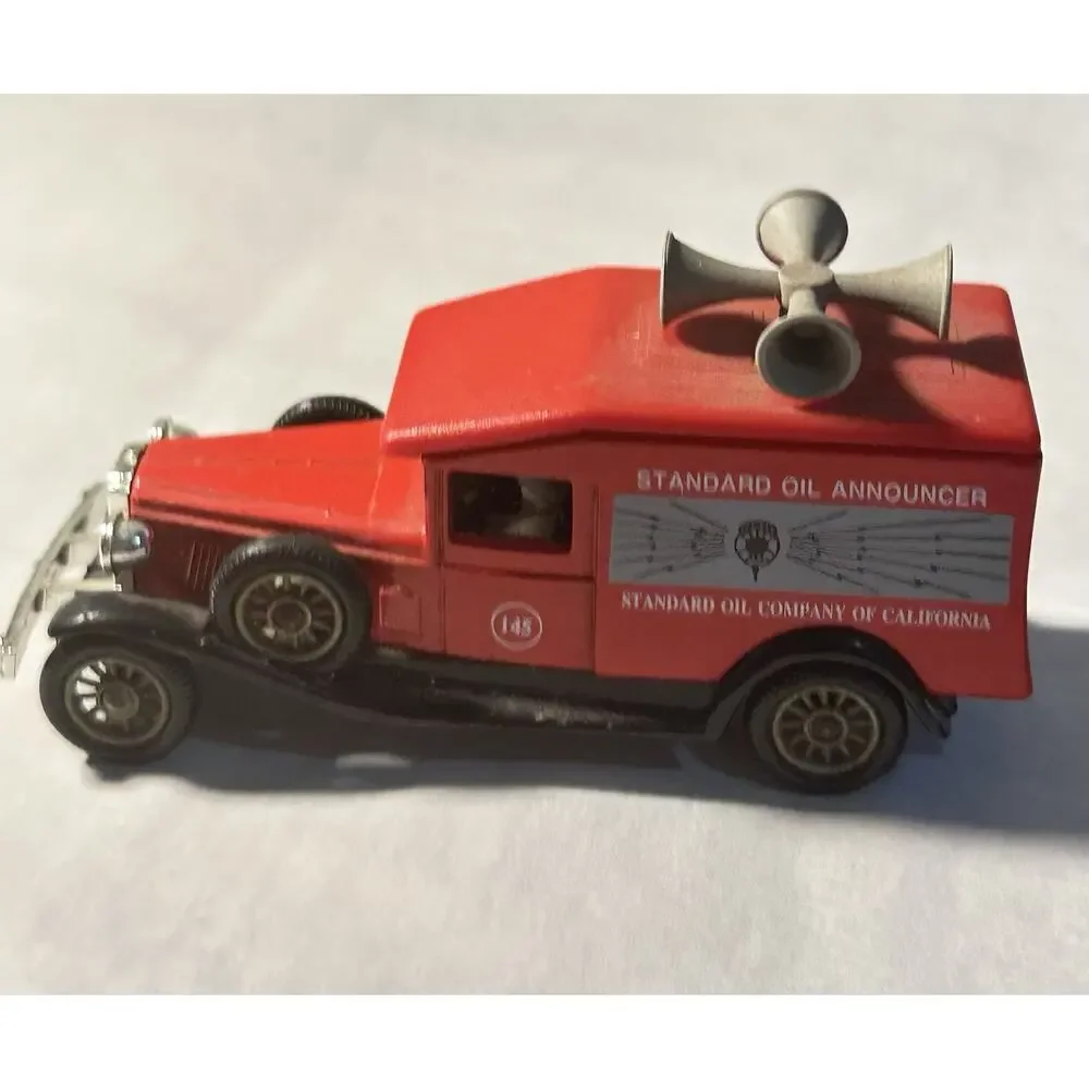 Vintage Lledo Chevron 1936 Packard Standard Oil Announcer Car England A203
